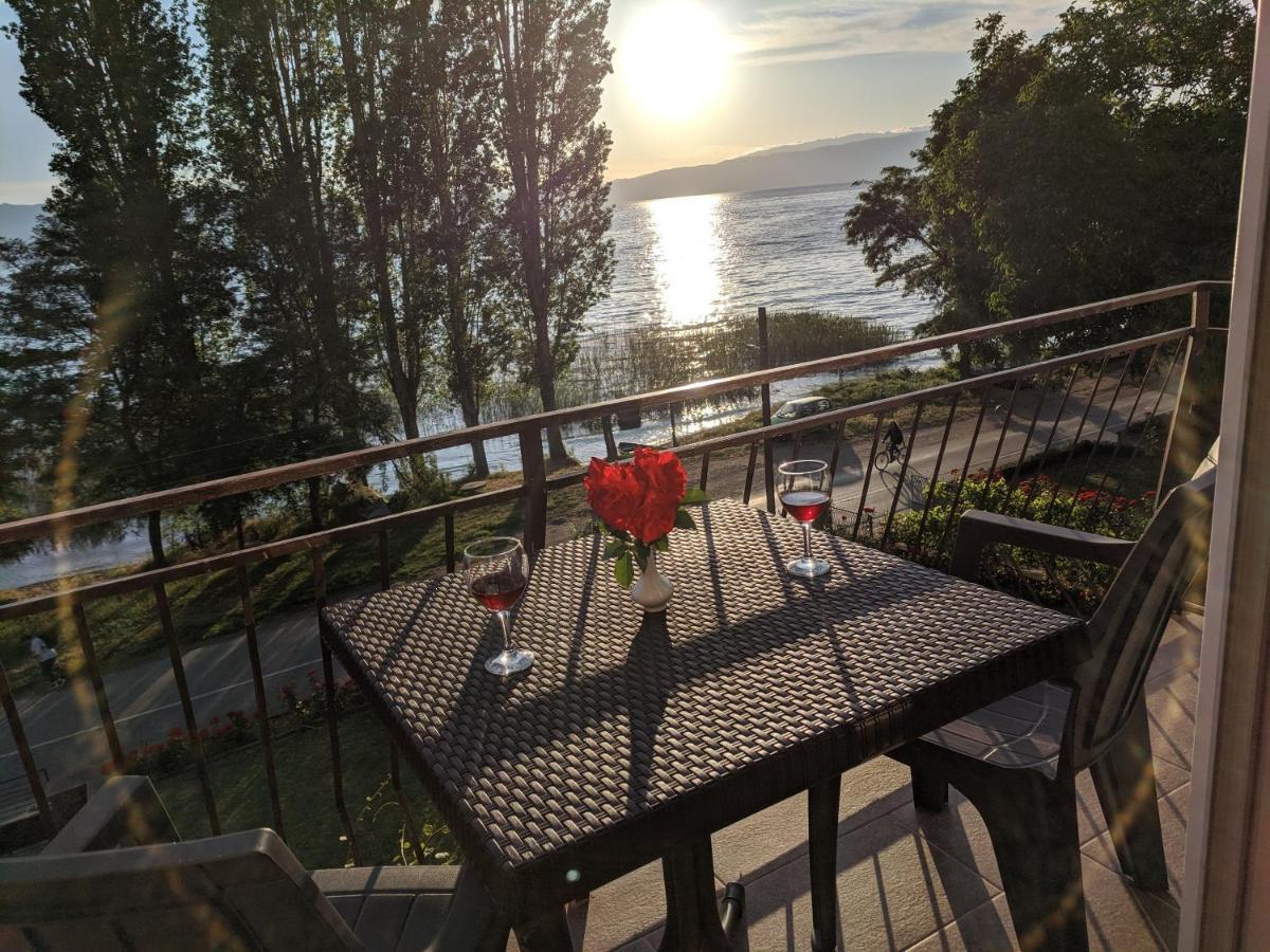 Ajkoski Apartments Peštani エクステリア 写真