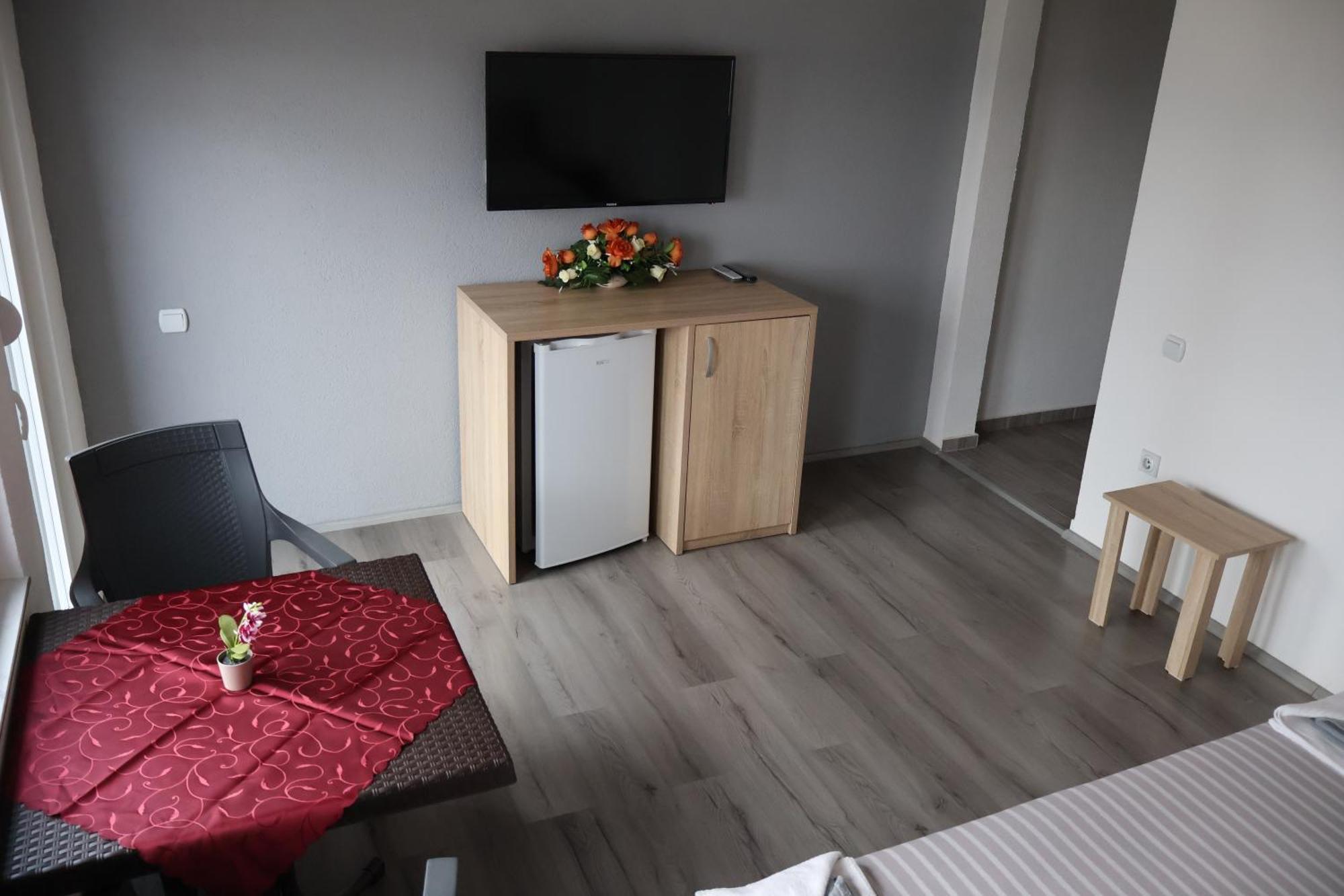 Ajkoski Apartments Peštani エクステリア 写真