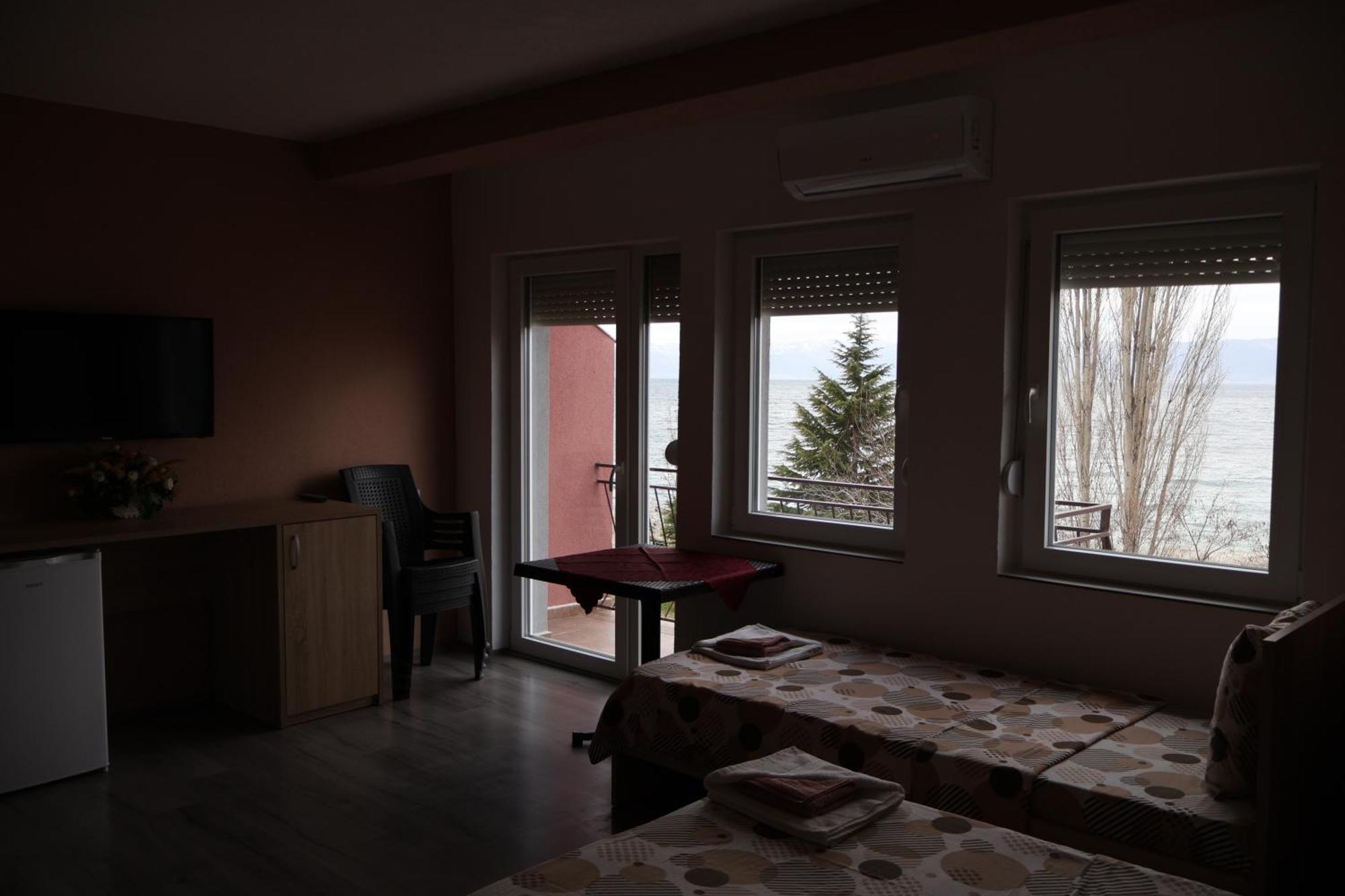 Ajkoski Apartments Peštani エクステリア 写真
