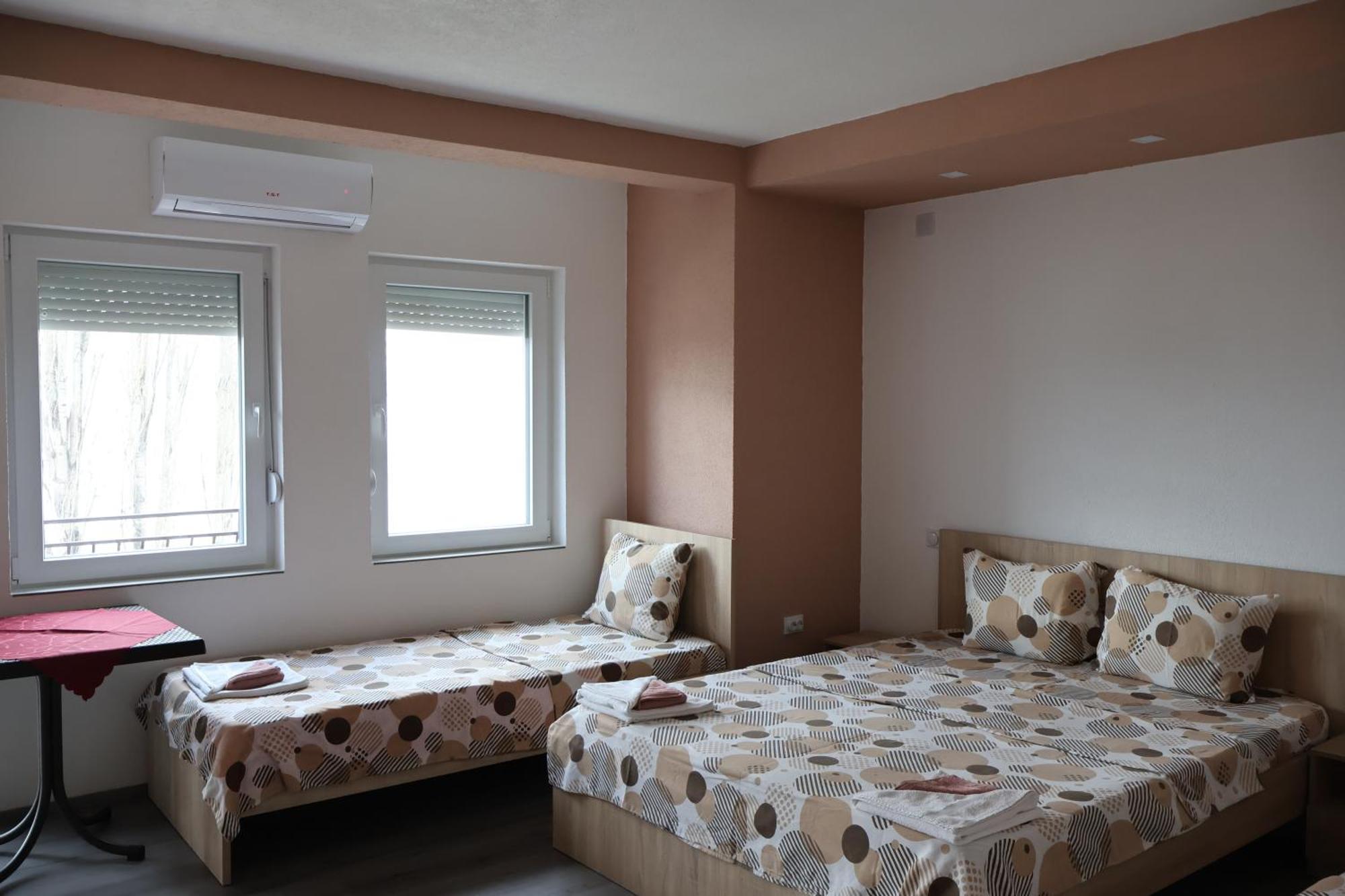 Ajkoski Apartments Peštani エクステリア 写真